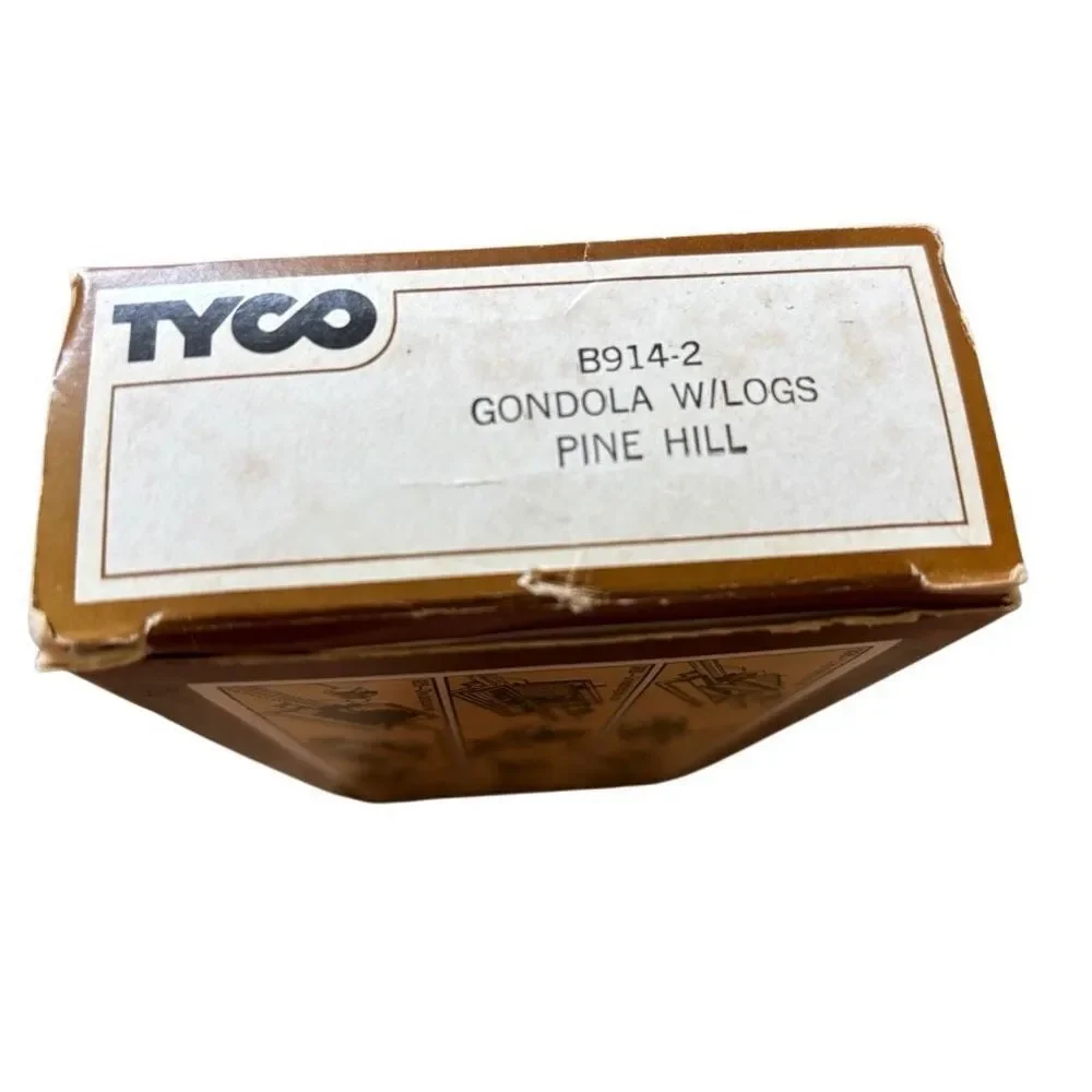 TYCO Pine Hills Logging Company B914-2 Gondola W/Logs HO Scale Freight Car